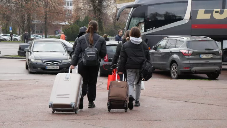 Діти пільгових категорій області вирушили до Міжнародного дитячого центру «Артек»