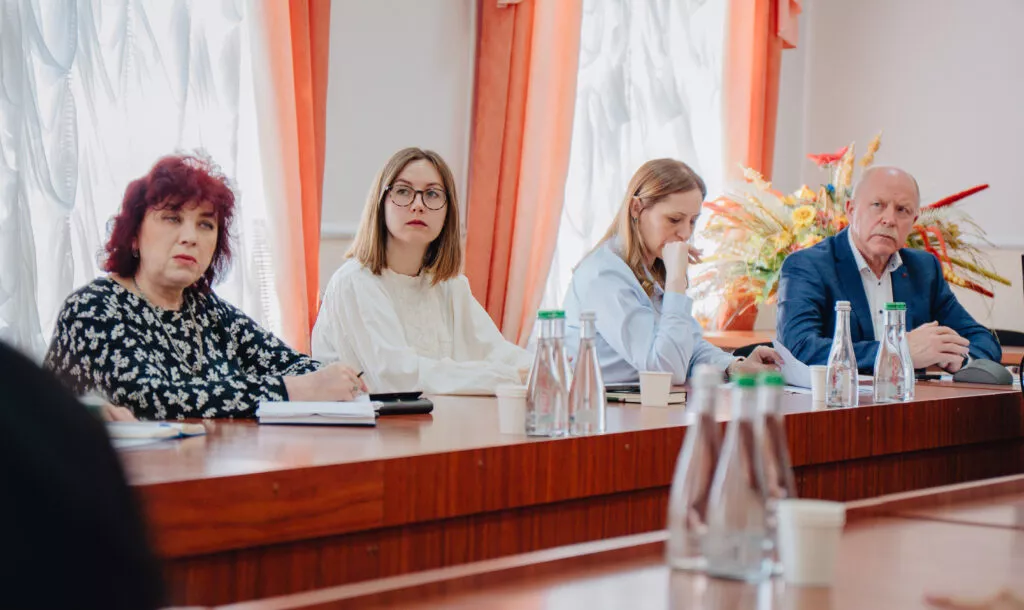 На Житомирщині посилять підтримку медиків, вакцинацію та психологічну допомогу в громадах