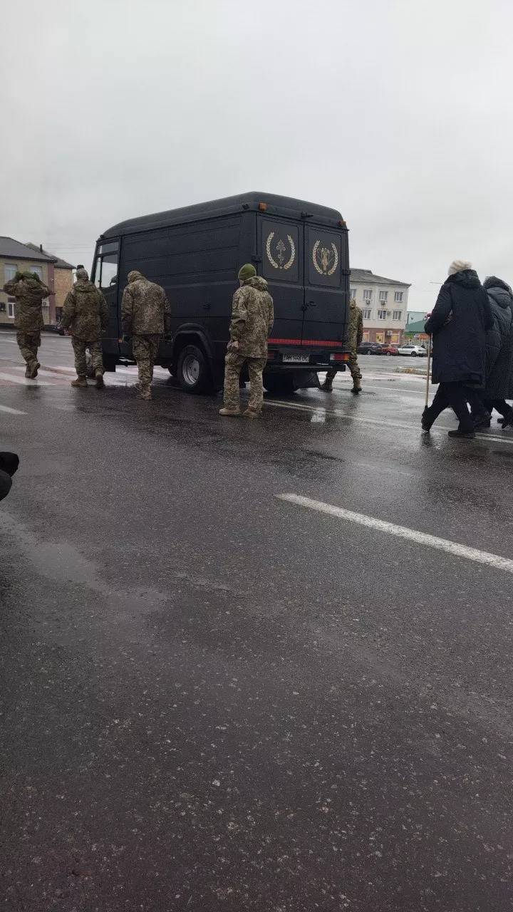 Малинська громада попрощалася із загиблим Захисником Русланом Іваненком