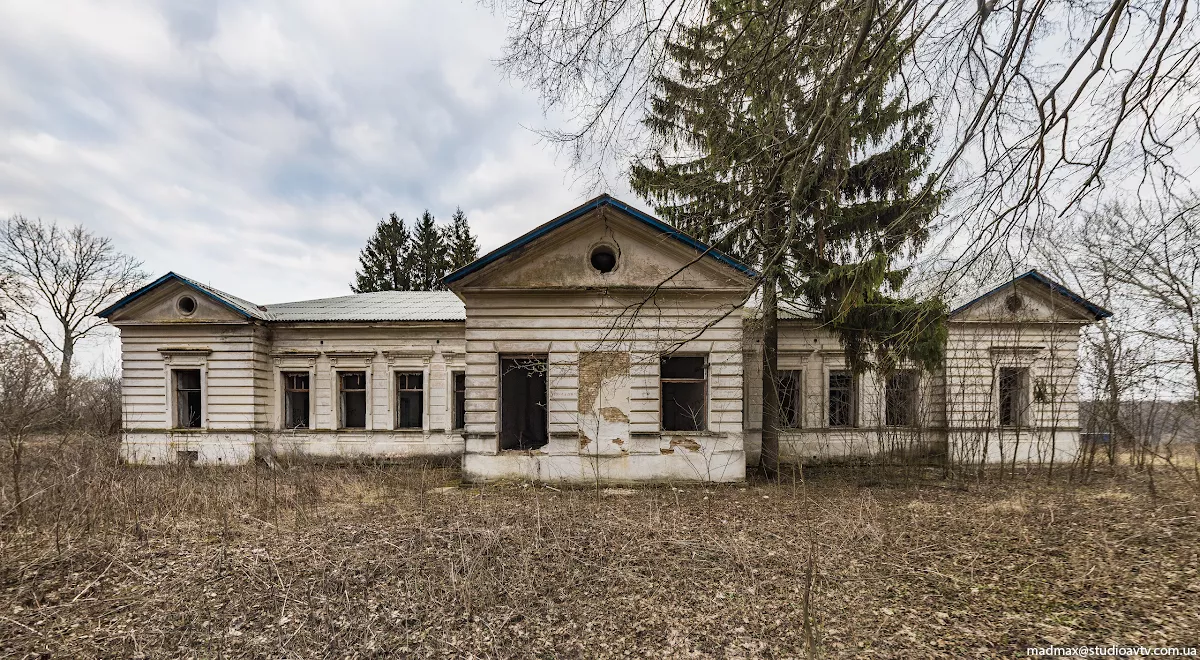 Палац Корницьких у Рогачах: неокласична перлина Житомирщини