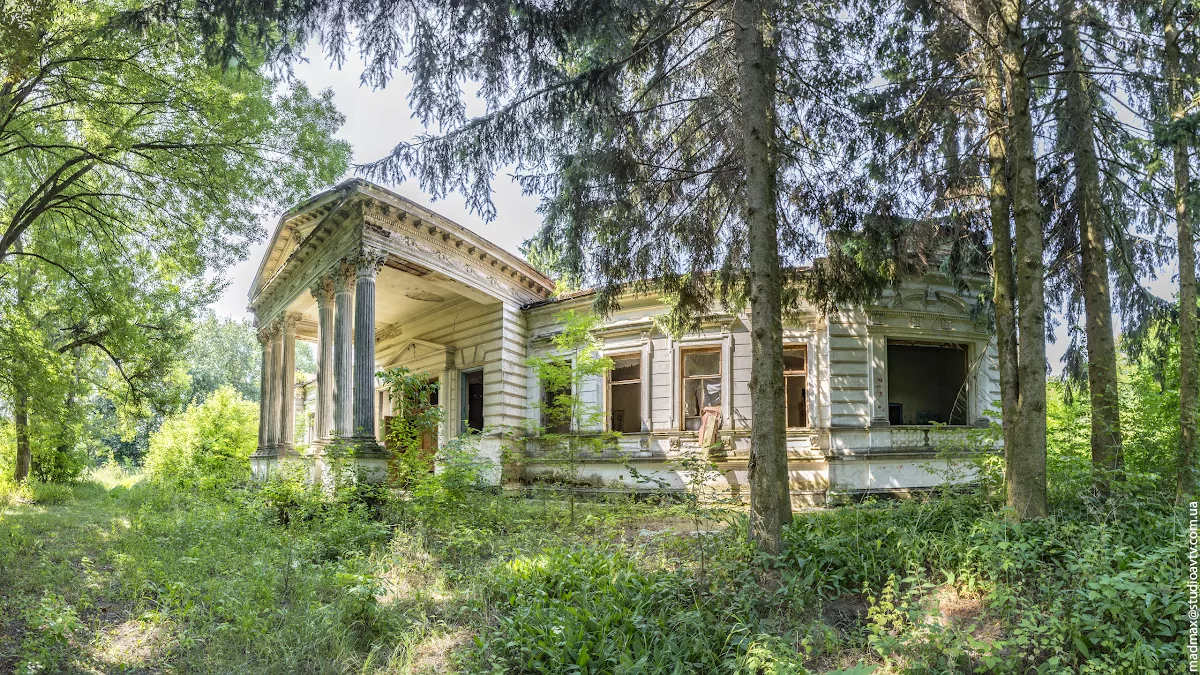Палац Корницьких у Рогачах: неокласична перлина Житомирщини