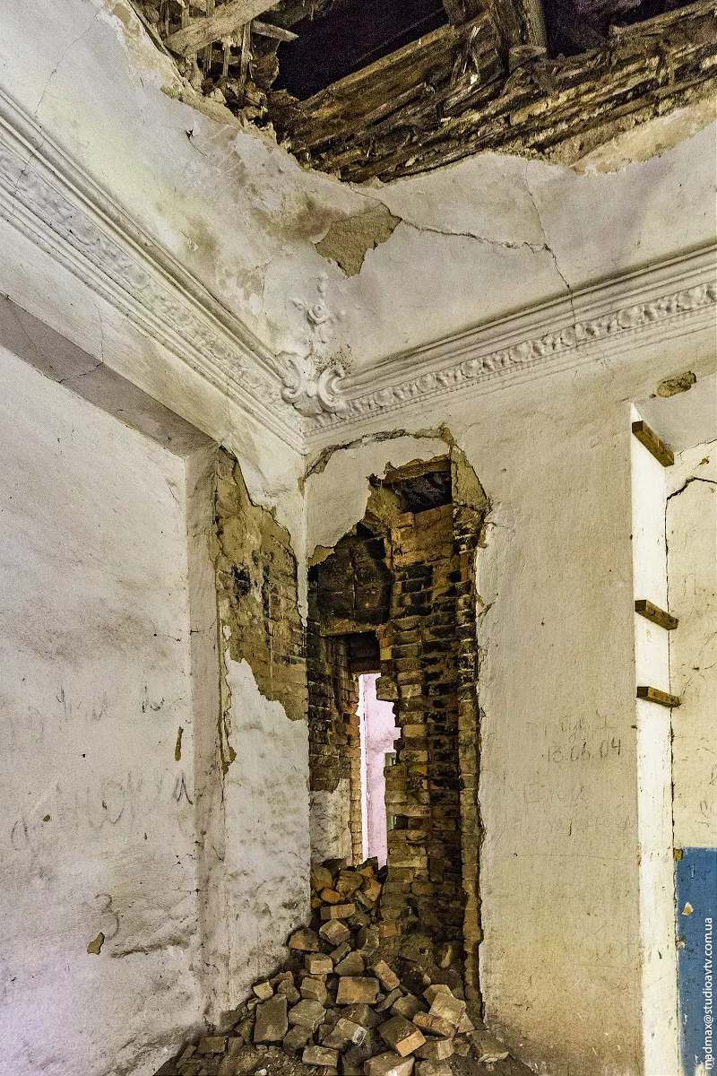 Палац Корницьких у Рогачах: неокласична перлина Житомирщини