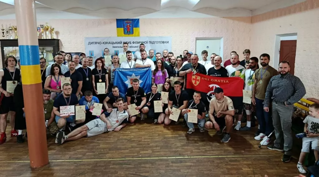 На Житомирщині ветерани змагалися у жимі лежачи: адаптивний спорт допомагає повернутися до активного життя
