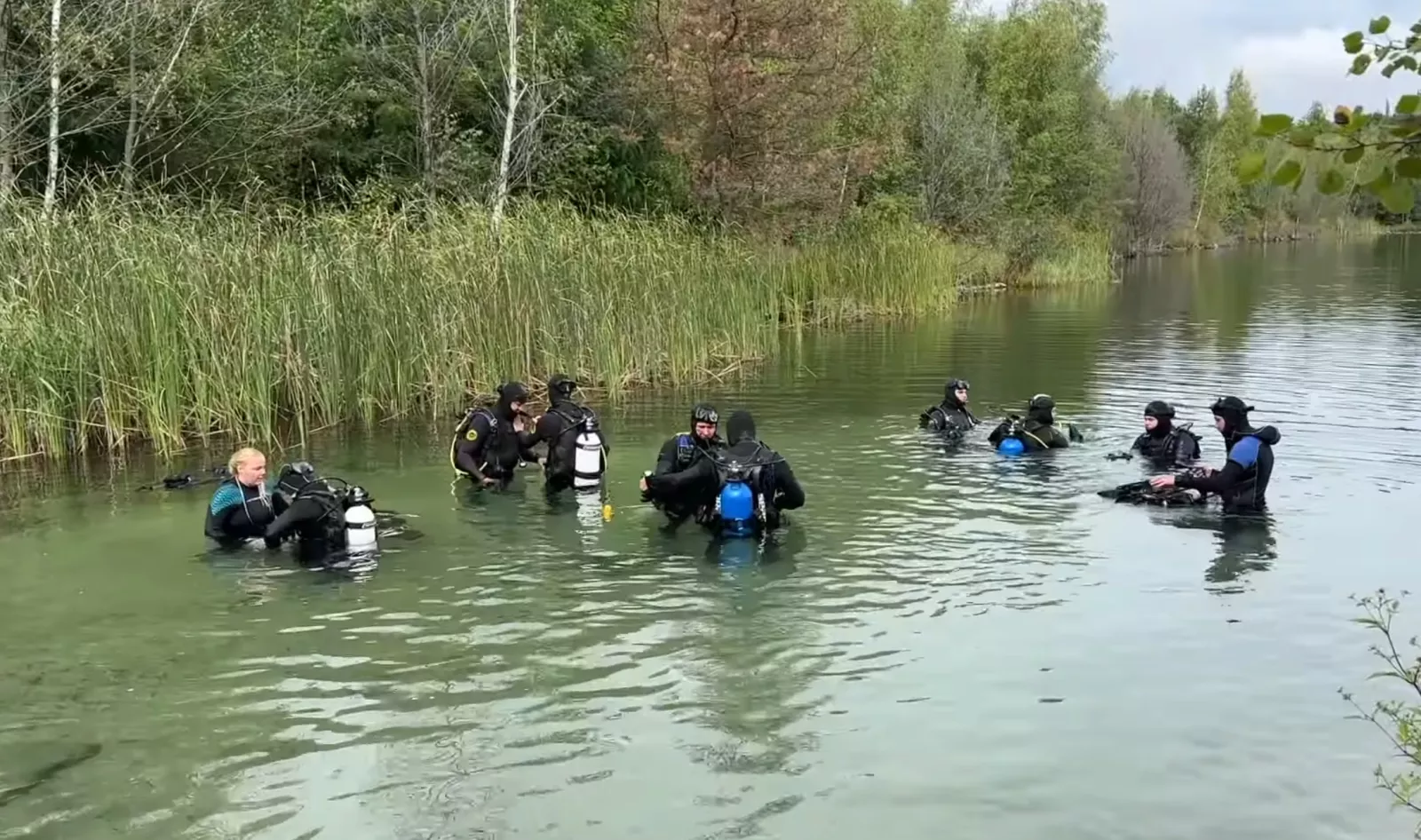 Бірюзова вода і скелі: затоплені кар'єри Житомирщини, куди варто поїхати на вихідні