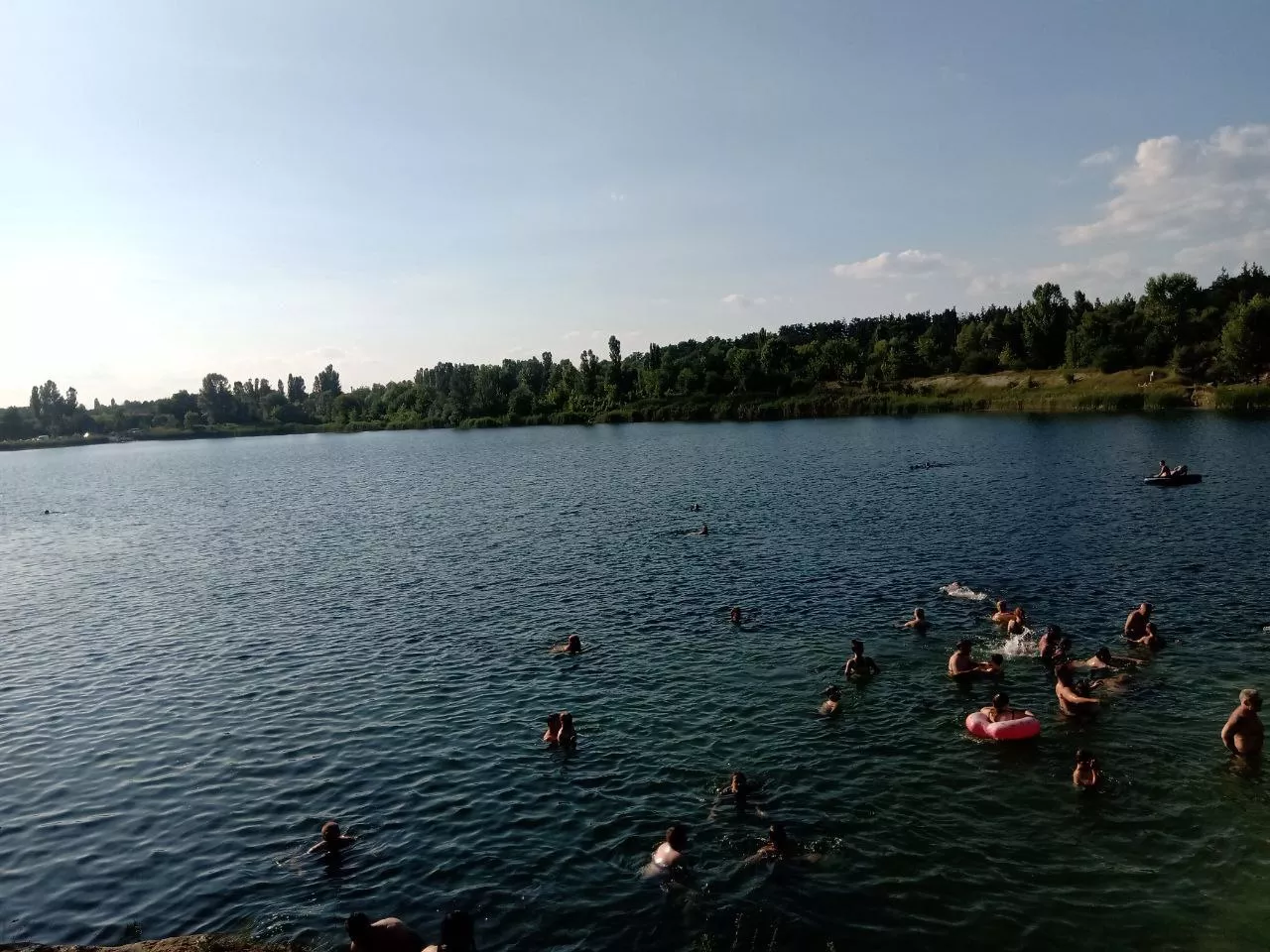 Малинська «Калюжа»: унікальний кар'єр із підводним музеєм за 100 км від Києва