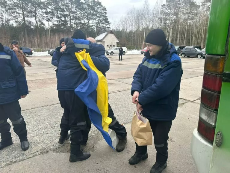 Повернулися з російського полону: Віталій Бунечко привітав воїнів із Житомирщини