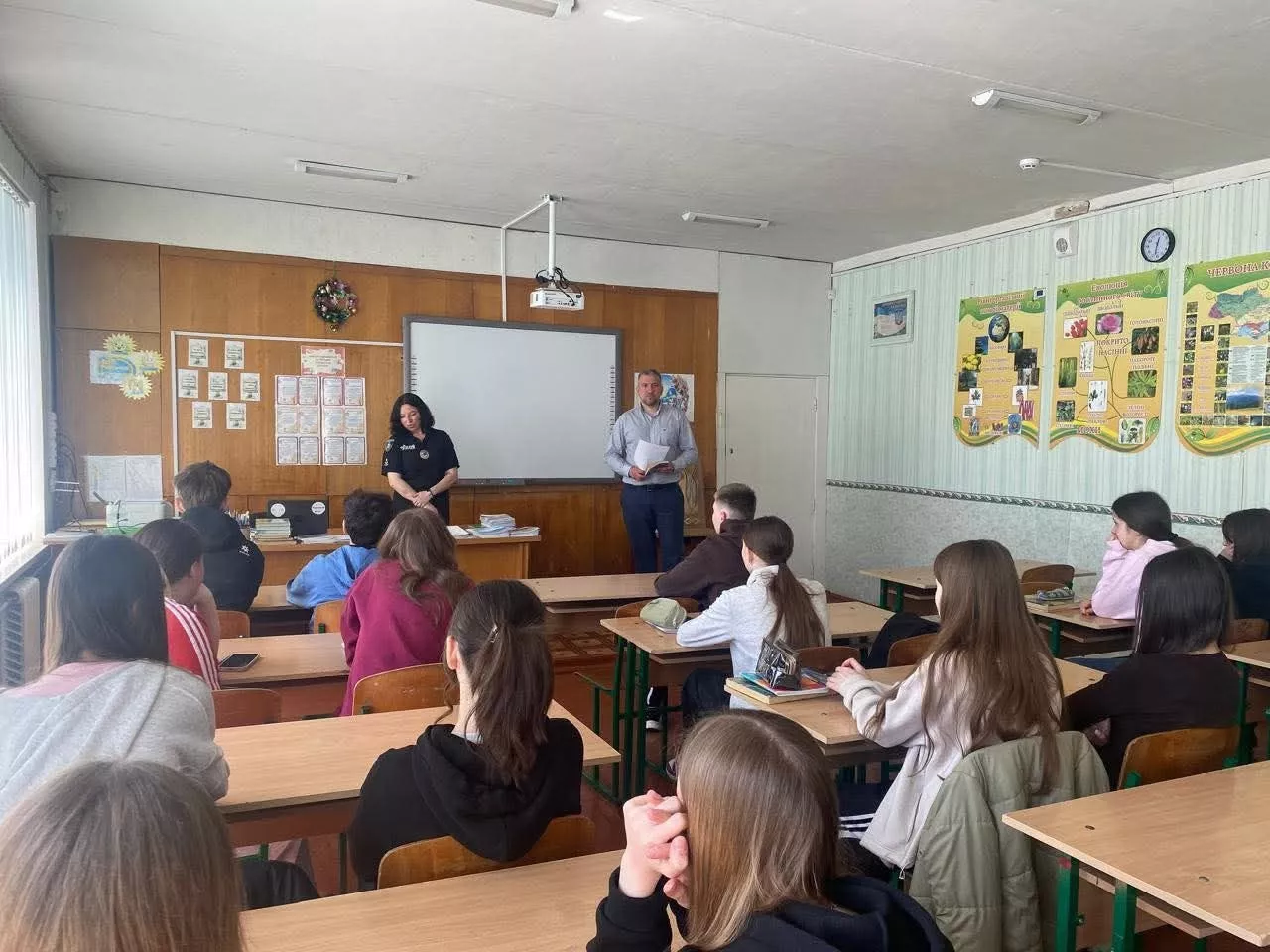 Кримінальна відповідальність та вербування: урок від прокурора у Малинському ліцеї №4