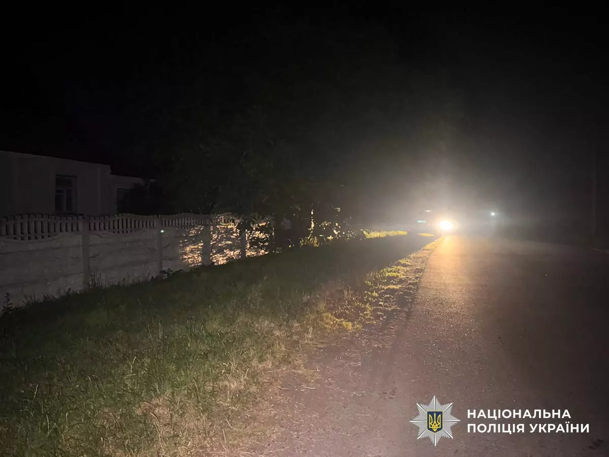 У Житомирському районі 16-річна мотоциклістка врізалася в паркан: є постраждалі