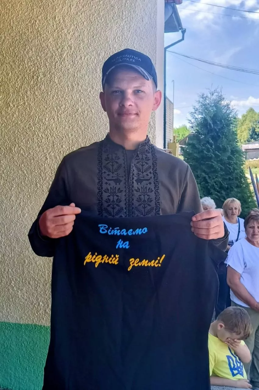 Після чотирьох років полону до Вишевич повернувся морпіх Сергій Мороз, який боронив Маріуполь