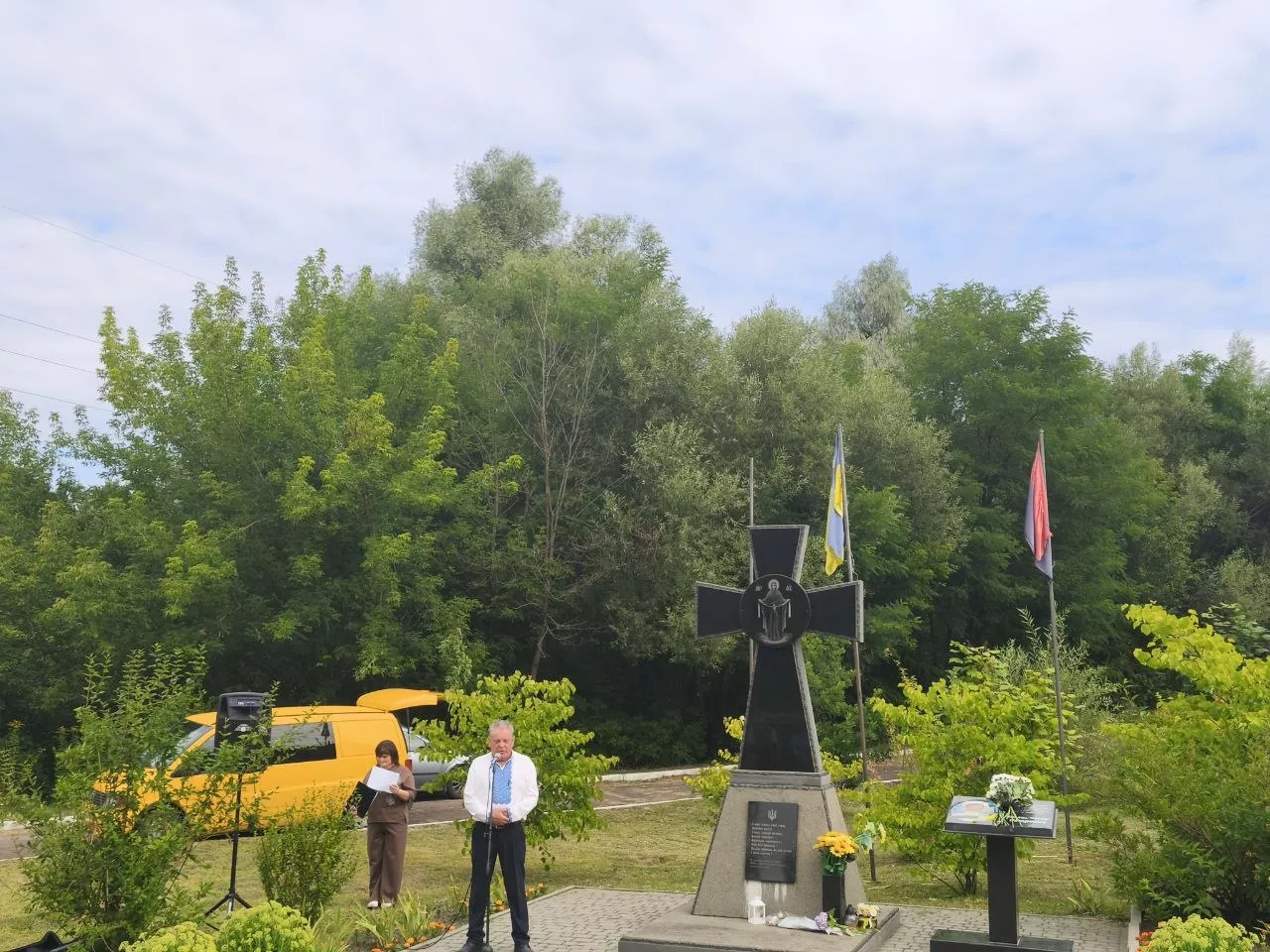 У Малині освятили пам'ятний знак Герою Володимиру Петренку