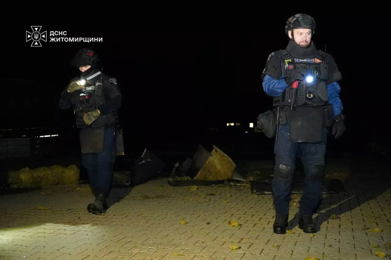 Росіяни знову атакували Житомирщину: рятувальники ліквідували пожежі