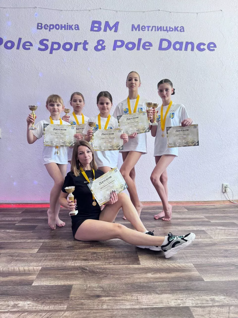 Збірна федерації пілонного спорту з Малина здобула блискучі перемоги на міжнародному фестивалі-конкурсі «SHINING of TALENTS»