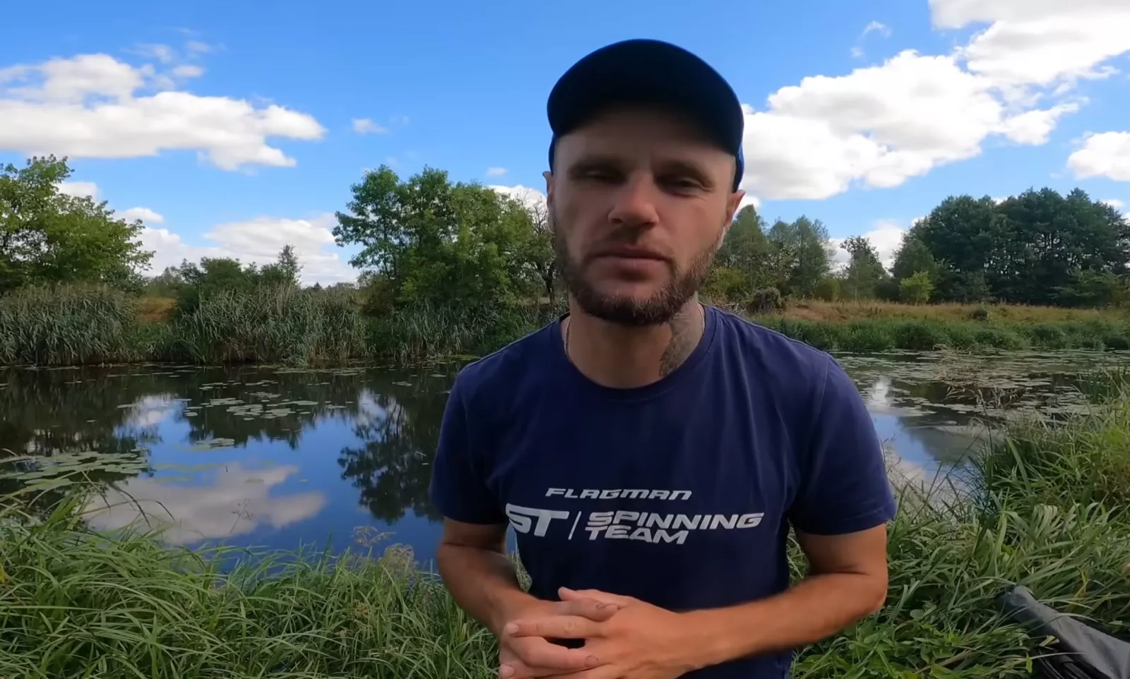 Річка Уж роздає дебелих карасів — рибалка Юрій показав улов