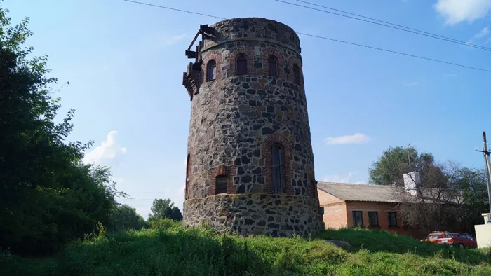 Чорнорудка: Водонапірна башта та історія села на Житомирщині
