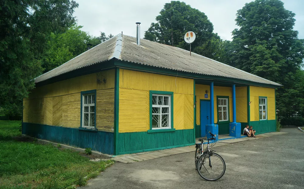 Village clubhouse building in Vorsivka