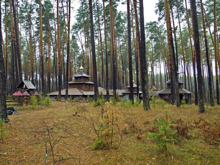 Свято-Духівський чоловічий монастир біля Городського: духовна перлина Житомирщини серед лісу