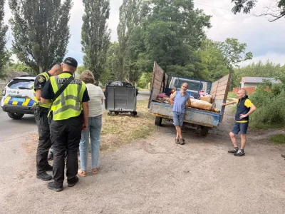 У Малині впіймали злісних сміттярів: великогабаритні відходи розвозили вантажівкою по контейнерних майданчиках