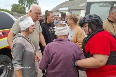 ДСНС ліквідовує наслідки атаки на Коростенщині: до лікарні звернулися десятки людей
