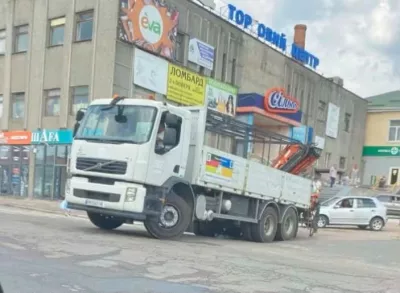 У Радомишлі гуманітарну вантажівку помітили на будівництві приватного об'єкта