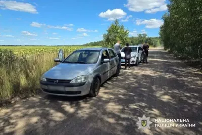 На Житомирщині батько та син намагалися незаконно вивезти чоловіка за кордон