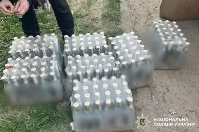 У Рівному чоловік хотів продати майже 400 літрів фальсифікованого алкоголю