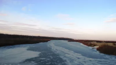 Замерзла річка Горинь узимку