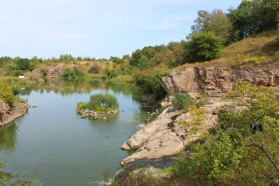 Водоспад Вчелька: природна краса Житомирщини, створена руками людини
