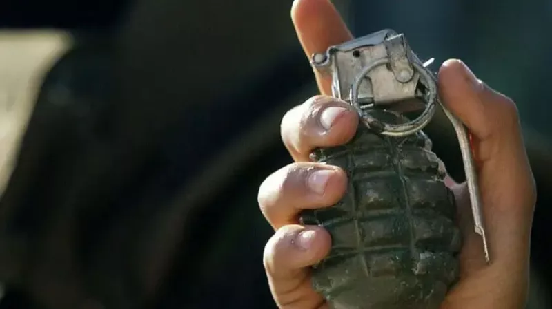 У Коростишеві біля супермаркету знайшли бойову гранату