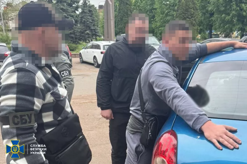 У Коростені затримали чоловіка, який за 5 тисяч доларів обіцяв переправити військовозобов’язаного