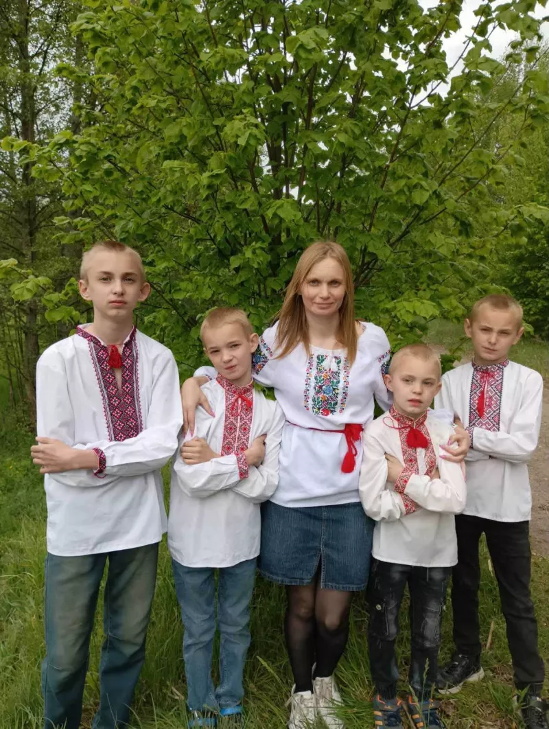На Малинщині мати п'ятьох синів удостоєна звання «Мати-героїня»
