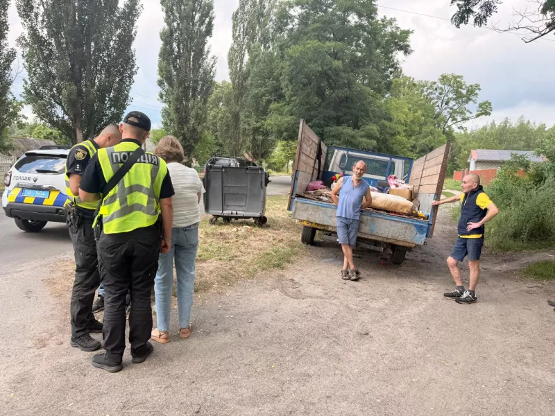 У Малині впіймали злісних сміттярів: великогабаритні відходи розвозили вантажівкою по контейнерних майданчиках