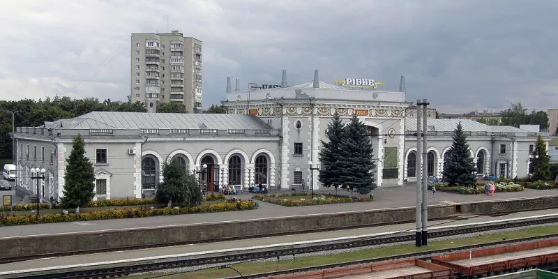 Залізничний вокзал Рівне: повний гід для пасажирів