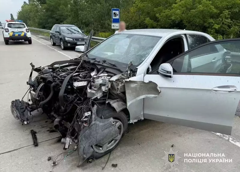 На Житомирщині зіткнулися три автомобілі: травмувалися семеро людей, серед них двоє дітей