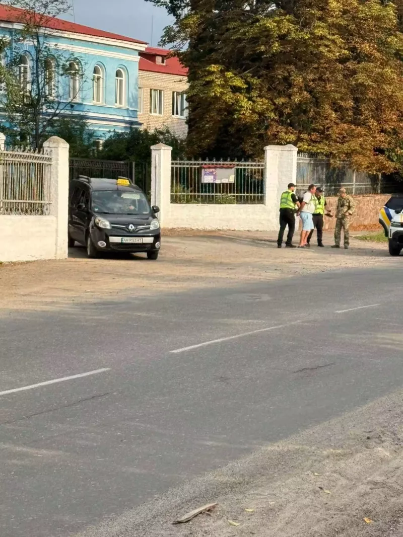 У Коростишеві ТЦК зупинили чоловіка — коментатори вказують, що він повернувся з полону