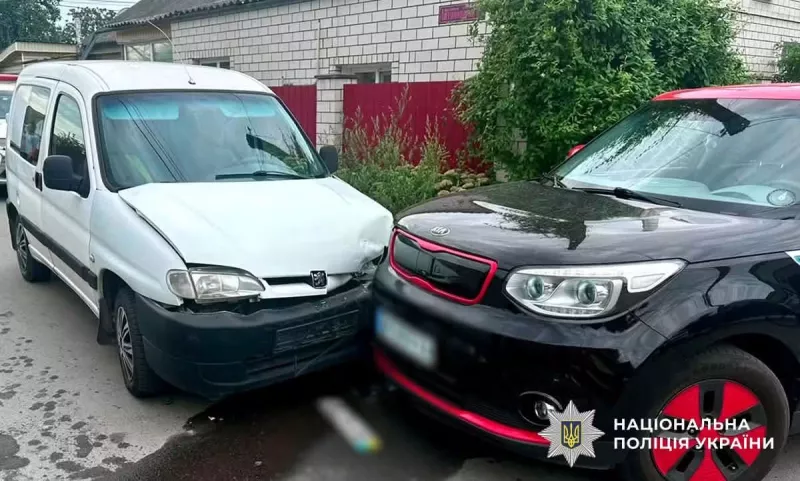 У Звягелі зіткнулися Kia та Peugeot: травмувалася пасажирка
