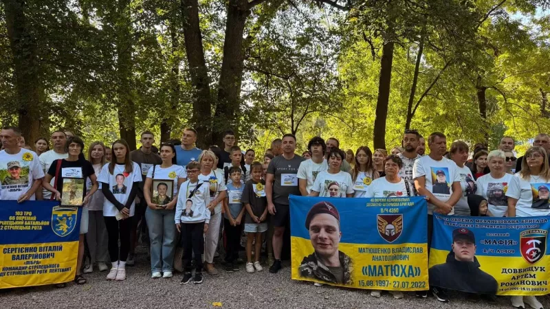 У Коростишеві понад 500 людей бігли за полеглих Героїв