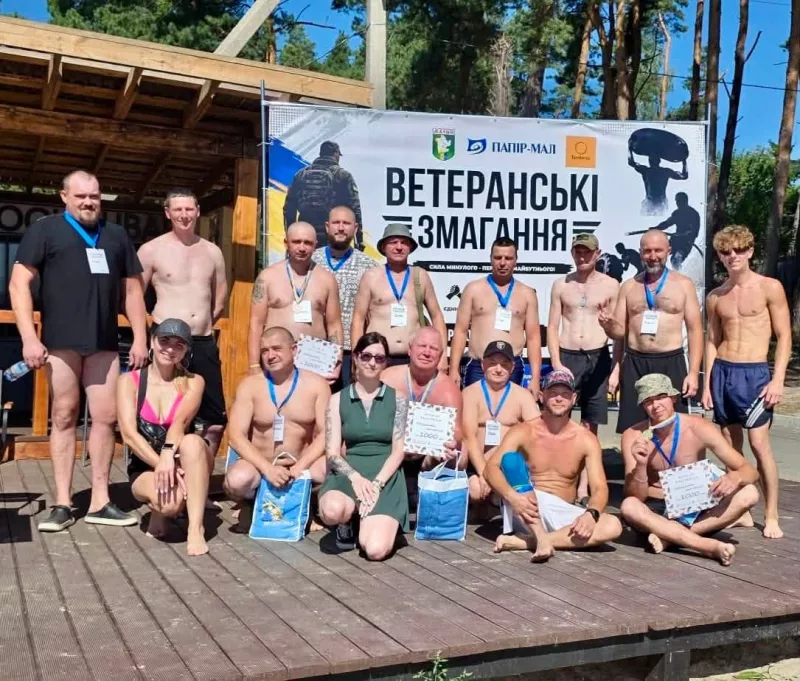 У Малині ветерани змагалися на SUP-дошках