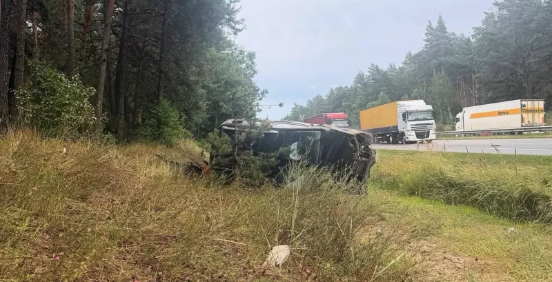 ДТП поблизу Коростишева: авто тричі перекинулося та вилетіло в ліс
