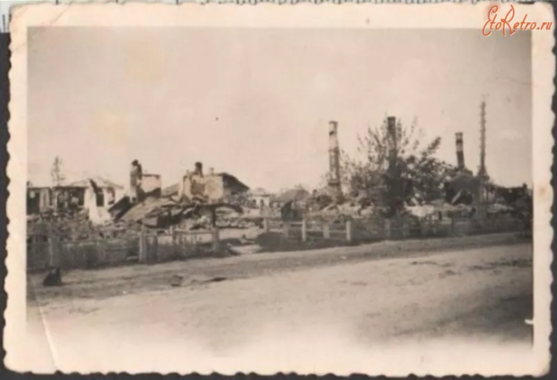 Спалена вулиця з комином, 1941