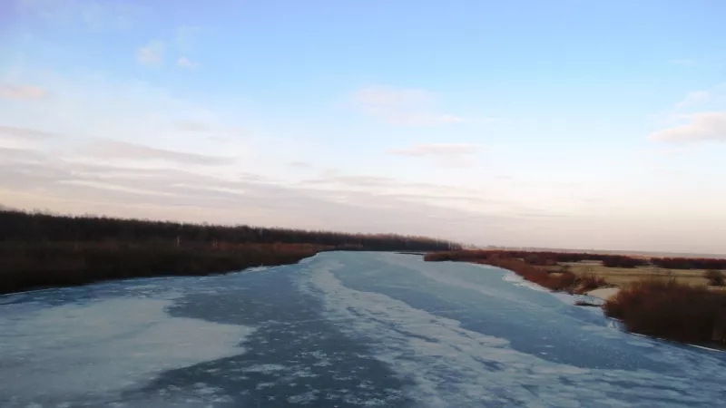 Замерзла річка Горинь узимку