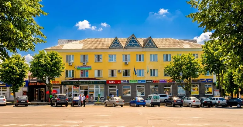 ТЦ «Замок Володарів» кафе та готель у Малині 