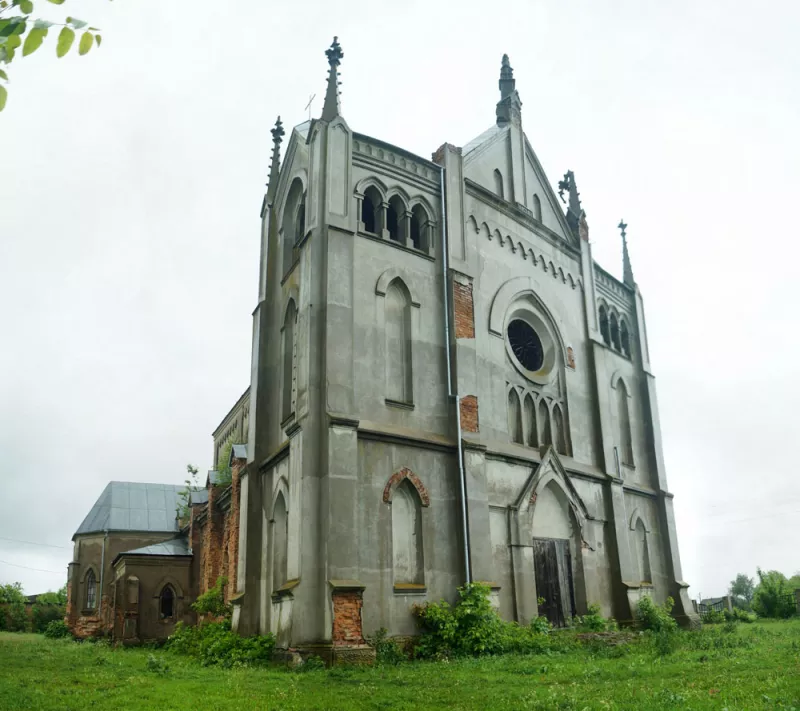 Краса неоготичного храму в Краснополі привертає увагу туристів