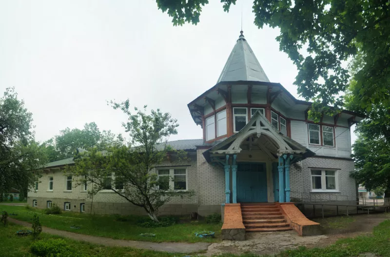 Садиба Сумовських у Кмитові: історія та музей радянського мистецтва