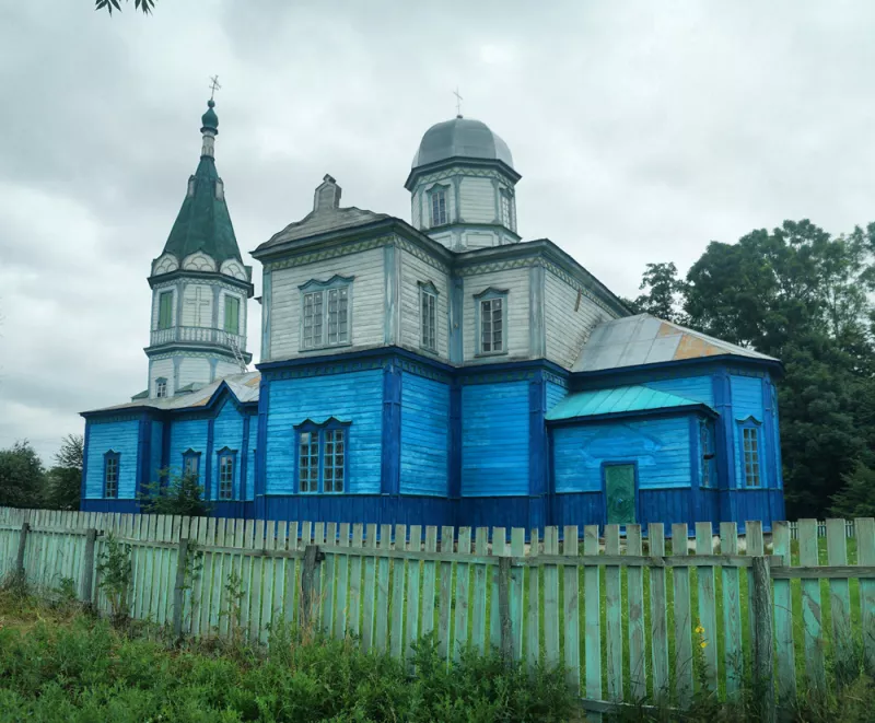 Село Старі Вороб’ї: історія та архітектура дерев’яної церкви