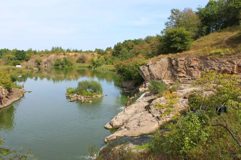 Водоспад Вчелька: природна краса Житомирщини, створена руками людини