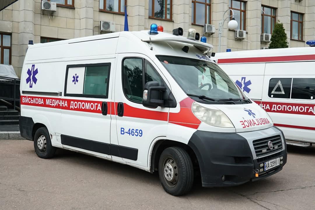 Малинська лікарня отримала спеціалізований автомобіль для медичної евакуації